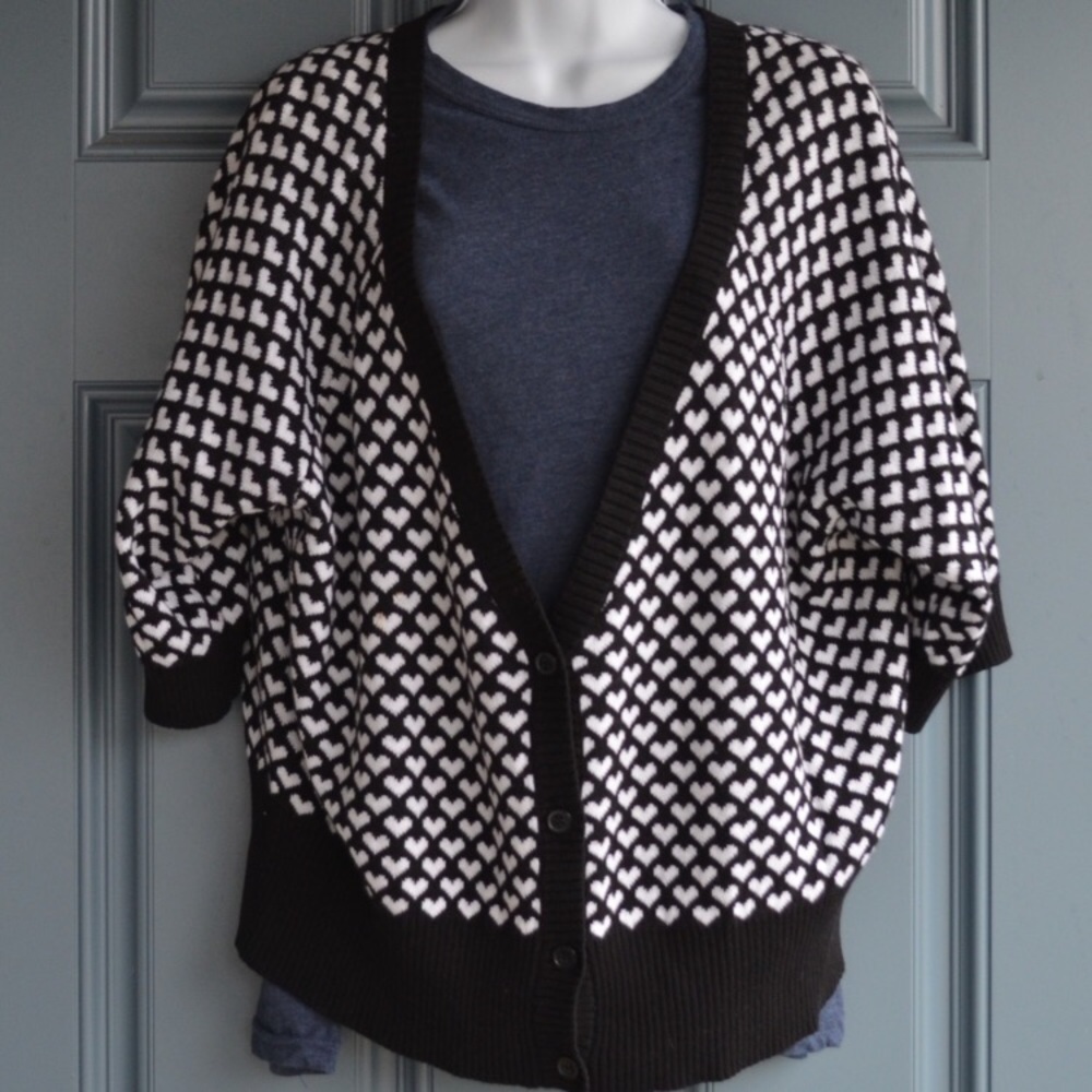 * Black/White Heart Print V-Neck Sweater by Torrid